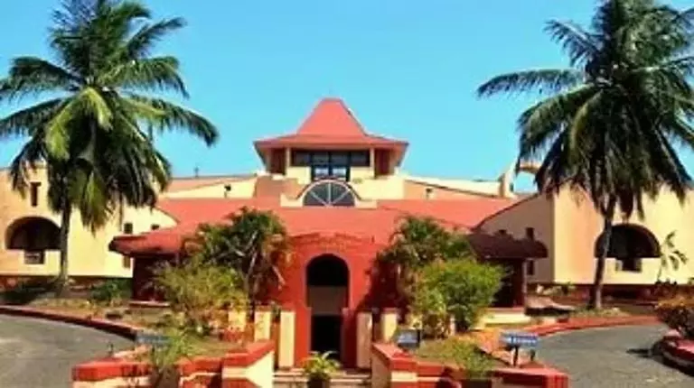 Goa विश्वविद्यालय ने कथित पेपर लीक को लेकर डॉ. प्रणव नाइक के खिलाफ पुलिस में शिकायत दर्ज कराई Goa विश्वविद्यालय ने कथित पेपर लीक को लेकर डॉ. प्रणव नाइक के खिलाफ पुलिस में शिकायत दर्ज कराई