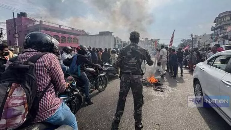 Ranchi: आदिवासी संगठनों के बंद का व्यापक असर, सड़कों पर जाम Ranchi: आदिवासी संगठनों के बंद का व्यापक असर, सड़कों पर जाम