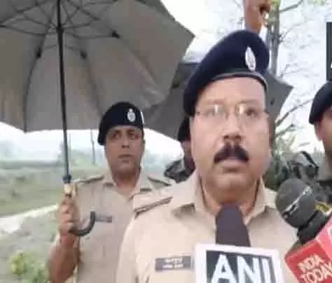 अररिया मुठभेड़ में STF के 3 जवान और डकैती का आरोपी घायल अररिया मुठभेड़ में STF के 3 जवान और डकैती का आरोपी घायल