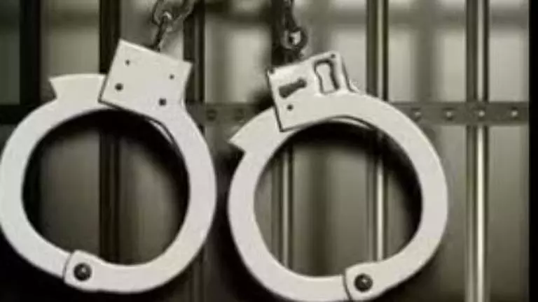 GOA: पोल्ट्री फार्म में चाकू घोंपकर हत्या के मामले में दो गिरफ्तार GOA: पोल्ट्री फार्म में चाकू घोंपकर हत्या के मामले में दो गिरफ्तार
