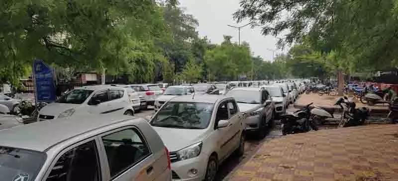 पार्किंग स्थलों में अनियमितताओं की जांच के लिए MC इंजीनियरिंग विंग ने कार्रवाई शुरू की पार्किंग स्थलों में अनियमितताओं की जांच के लिए MC इंजीनियरिंग विंग ने कार्रवाई शुरू की
