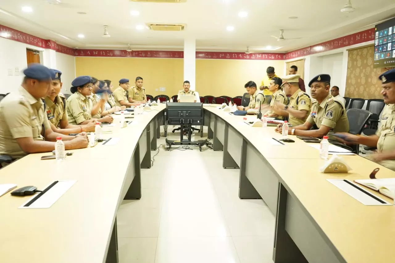 रायपुर एसएसपी ने दिए निर्देश, पुराने केसों का चालान जल्द पेश करे रायपुर एसएसपी ने दिए निर्देश, पुराने केसों का चालान जल्द पेश करे