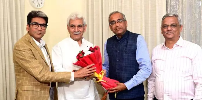 जैन सभा का प्रतिनिधिमंडल, महासचिव चैंबर ने LG से मुलाकात की जैन सभा का प्रतिनिधिमंडल, महासचिव चैंबर ने LG से मुलाकात की