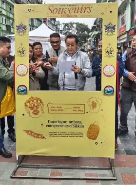 Sikkim के स्मृति चिन्ह’ के साथ 12वां स्थापना दिवस समारोह शुरू Sikkim के स्मृति चिन्ह’ के साथ 12वां स्थापना दिवस समारोह शुरू