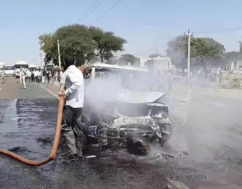 BREAKING: बोलेरो और बाइक की भीषण टक्कर, दो की दर्दनाक मौत BREAKING: बोलेरो और बाइक की भीषण टक्कर, दो की दर्दनाक मौत