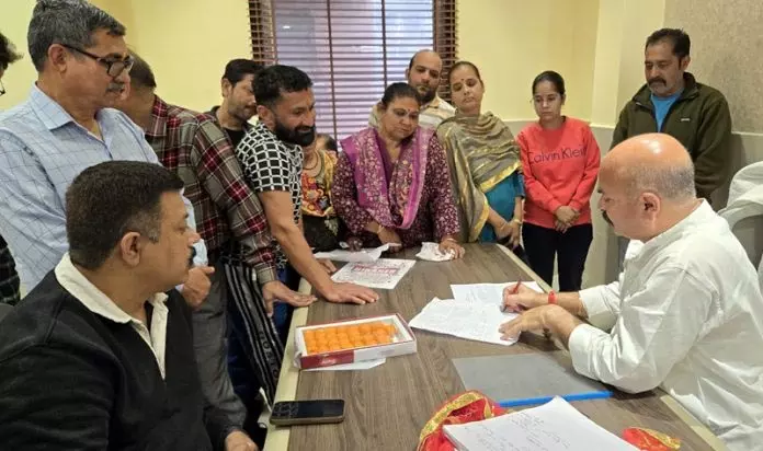 Sethi ने पुरानी मंडी में जनता दरबार लगाया Sethi ने पुरानी मंडी में जनता दरबार लगाया