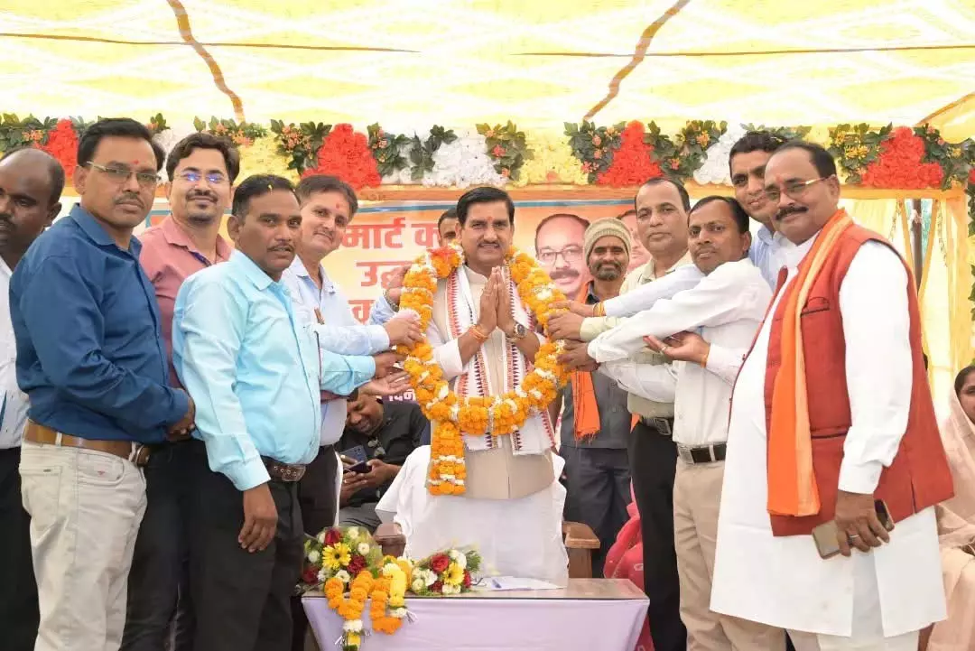 केन्द्रीय राज्यमंत्री तोखन साहू ने किया स्मार्ट क्लास का उद्घाटन केन्द्रीय राज्यमंत्री तोखन साहू ने किया स्मार्ट क्लास का उद्घाटन