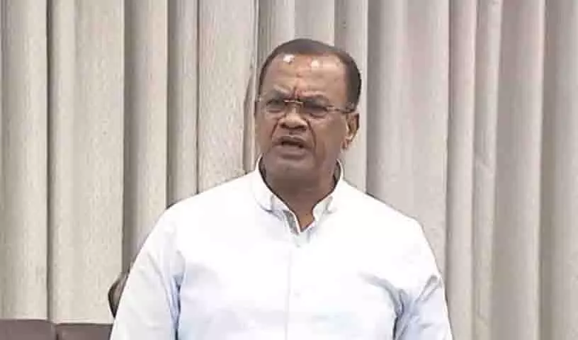 BRS विधायकों ने कोमाटिरेड्डी वेंकट रेड्डी के खिलाफ विशेषाधिकार हनन प्रस्ताव पेश किया BRS विधायकों ने कोमाटिरेड्डी वेंकट रेड्डी के खिलाफ विशेषाधिकार हनन प्रस्ताव पेश किया