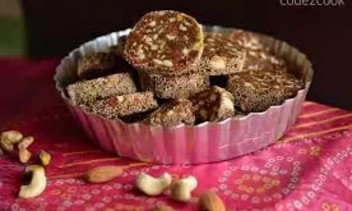 Eid Recipe:  घर पर बनाएं खजूर की बर्फी