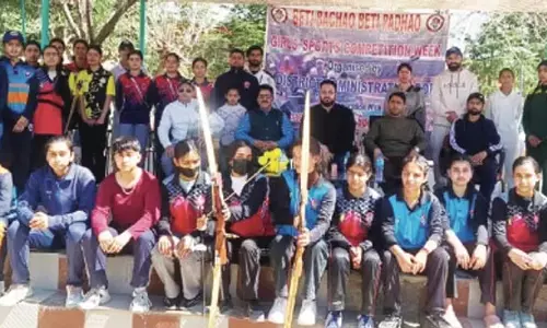 Girls took aim तीरंदाजी प्रतियोगिता से जीडीसी डोडा में खेल सप्ताह मनाया गया