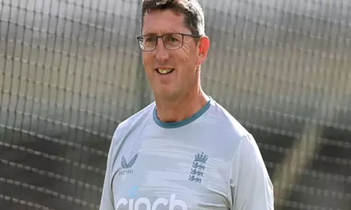John Lewis ने इंग्लैंड महिला टीम के मुख्य कोच के पद से इस्तीफा दिया John Lewis ने इंग्लैंड महिला टीम के मुख्य कोच के पद से इस्तीफा दिया