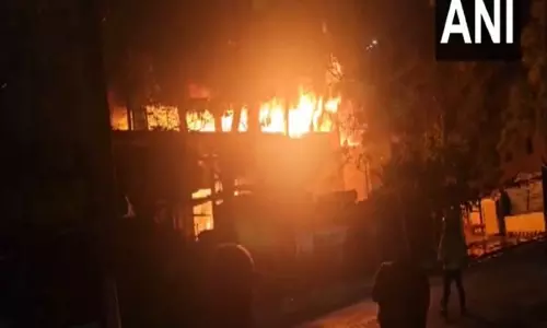 Mumbai में भीषण आग लगी, किसी के हताहत होने की खबर नहीं