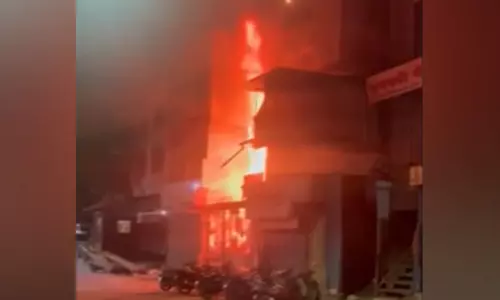 Pune में एक गोदाम में लगी आग पर काबू पाया गया, किसी के हताहत होने की खबर नहीं