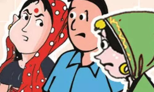 Muradabad: महिला रेल अधिकारी ने पति पर दूसरी शादी का आरोप लगाया