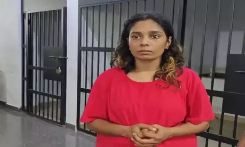 महिला के निजी अंगों में छिपाया गया MDMA ; गिरफ्तार की गई अनिला रवींद्रन पुलिस का निशाना महिला के निजी अंगों में छिपाया गया MDMA ; गिरफ्तार की गई अनिला रवींद्रन पुलिस का निशाना