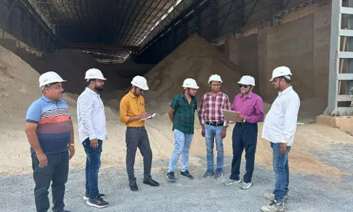 फॉस्फेट और आर्गेनिक फैक्ट्री में छापा, प्रबंधन को नोटिस जारी