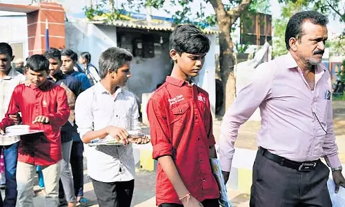 SSC Exam: कर्तव्य में लापरवाही के लिए पांच अधिकारी निलंबित