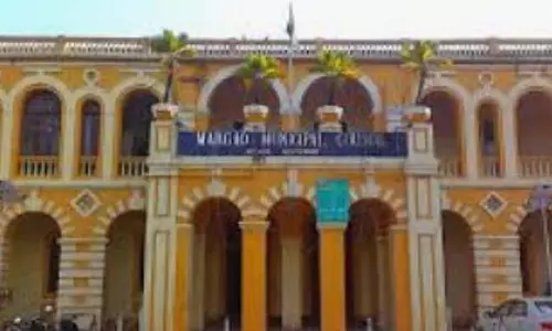 मडगांव निवासियों ने MMC सेवा शुल्क में प्रस्तावित वृद्धि के खिलाफ विरोध प्रदर्शन किया मडगांव निवासियों ने MMC सेवा शुल्क में प्रस्तावित वृद्धि के खिलाफ विरोध प्रदर्शन किया