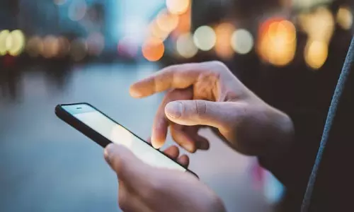 भारत में Mobile Data खपत का नया रिकॉर्ड भारत में Mobile Data खपत का नया रिकॉर्ड