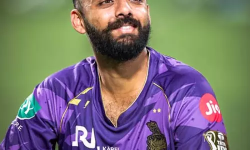 KKR vs RCB: विराट से भिड़ने को तैयार हैं वरुण चक्रवर्ती