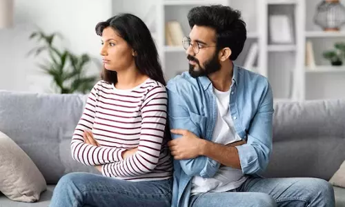 Relationship : रिश्तों में गुस्से को बनाएं समझदारी