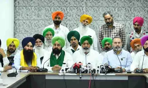 पीठ में छुरा घोंपा गया, SKM ने वार्ता से हाथ खींच लिया
