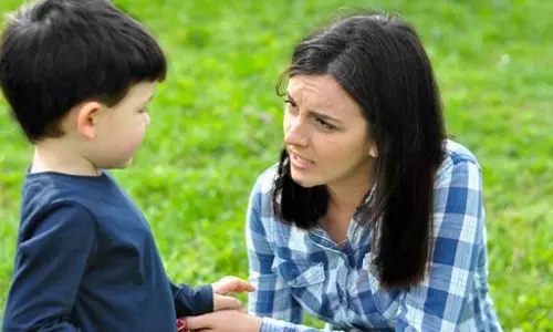 Parenting Tips : बच्चों को आत्मनिर्भर बनाने के आसान टिप्स Parenting Tips : बच्चों को आत्मनिर्भर बनाने के आसान टिप्स