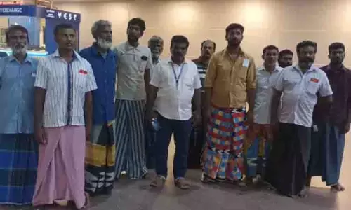 श्रीलंकाई नौसेना द्वारा रिहा किये गये 11 मछुआरे Chennai लौटे