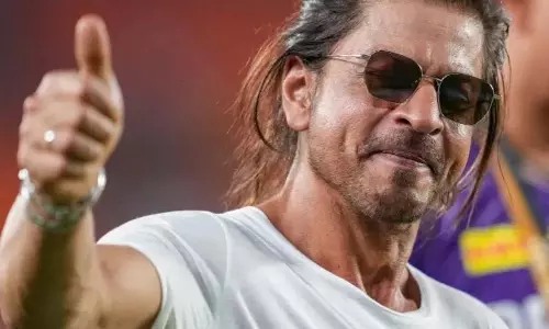 IPL 2025: KKR को सपोर्ट करने कोलकाता पहुंचे शाहरुख