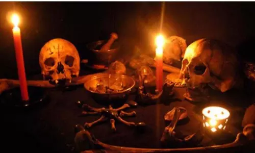 Black Magic : भारत के रहस्यमयी शहर, जहां अघोर-तंत्र और काले जादू का होता है अभ्यास Black Magic : भारत के रहस्यमयी शहर, जहां अघोर-तंत्र और काले जादू का होता है अभ्यास