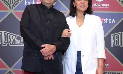 वह कर्ज की शूटिंग के दौरान ऋषि कपूर को डेट कर रही थीं, Neetu Kapoor ने खुलासा की वह कर्ज की शूटिंग के दौरान ऋषि कपूर को डेट कर रही थीं, Neetu Kapoor ने खुलासा की