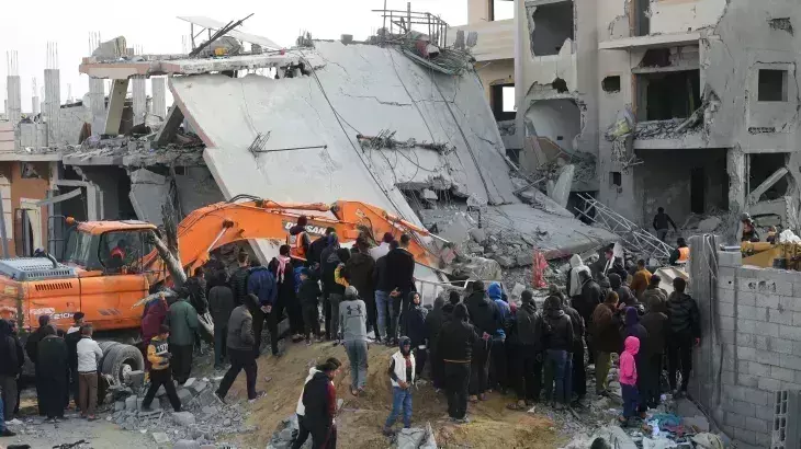 Jerusalem: गाजा में बंधकों की जान खतरे में, परिजनों ने इजरायल से युद्धविराम की मांग की