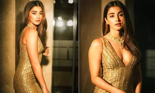 Pooja Hegde की ग्लैमरस अदाएं देखे फैंस हो जाते हैं दीवाने