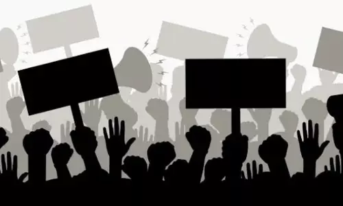 आप विधायक मेहराज मलिक की समुदाय विशेष के खिलाफ टिप्पणी को लेकर Jammu में विरोध प्रदर्शन आप विधायक मेहराज मलिक की समुदाय विशेष के खिलाफ टिप्पणी को लेकर Jammu में विरोध प्रदर्शन