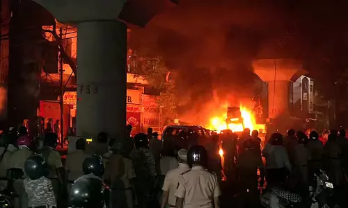 नागपुर हिंसा: विरोध प्रदर्शन के दौरान झड़प में घायल शख्स की अस्पताल में मौत नागपुर हिंसा: विरोध प्रदर्शन के दौरान झड़प में घायल शख्स की अस्पताल में मौत