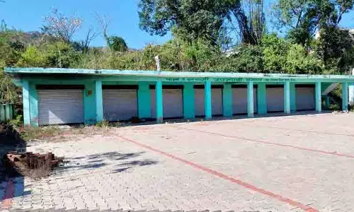 Himachal: कृषि विभाग की बंगाणा सब्जी मंडी वर्षों से वीरान पड़ी