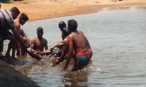 Hassan : नदी में तैरते समय दो युवक डूबे