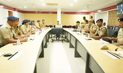 रायपुर एसएसपी ने दिए निर्देश, पुराने केसों का चालान जल्द पेश करे रायपुर एसएसपी ने दिए निर्देश, पुराने केसों का चालान जल्द पेश करे