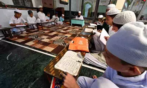 Madrasas में आस्था और शिक्षा साथ-साथ चलते हैं Madrasas में आस्था और शिक्षा साथ-साथ चलते हैं