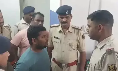 BIG BREAKING: हॉस्पिटल में घुसकर महिला डायरेक्टर की हत्या, फैली सनसनी BIG BREAKING: हॉस्पिटल में घुसकर महिला डायरेक्टर की हत्या, फैली सनसनी