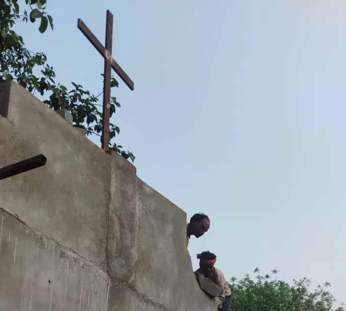 रेलवे की जमीन पर चर्च निर्माण, रोक लगाई गई रेलवे की जमीन पर चर्च निर्माण, रोक लगाई गई