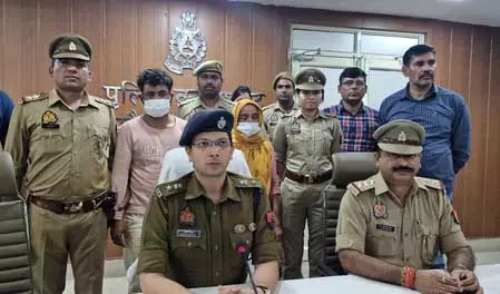 ग्रेटर नोएडा : डेढ़ साल की मासूम के अपहरण का खुलासा, महिला समेत दो गिरफ्तार ग्रेटर नोएडा : डेढ़ साल की मासूम के अपहरण का खुलासा, महिला समेत दो गिरफ्तार