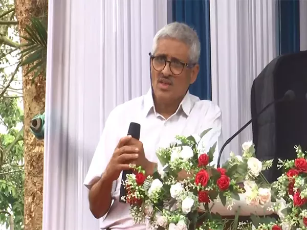 रेमन मैग्सेसे पुरस्कार विजेता Dr. Ravi Kannan ने देश में कैंसर से निपटने के लिए केंद्र सरकार के कदमों की प्रशंसा की रेमन मैग्सेसे पुरस्कार विजेता Dr. Ravi Kannan ने देश में कैंसर से निपटने के लिए केंद्र सरकार के कदमों की प्रशंसा की