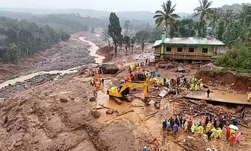 Kerala: संपत्ति भूखंडों पर रहने वाले परिवारों को पुनर्वास से बाहर रखा गया Kerala: संपत्ति भूखंडों पर रहने वाले परिवारों को पुनर्वास से बाहर रखा गया