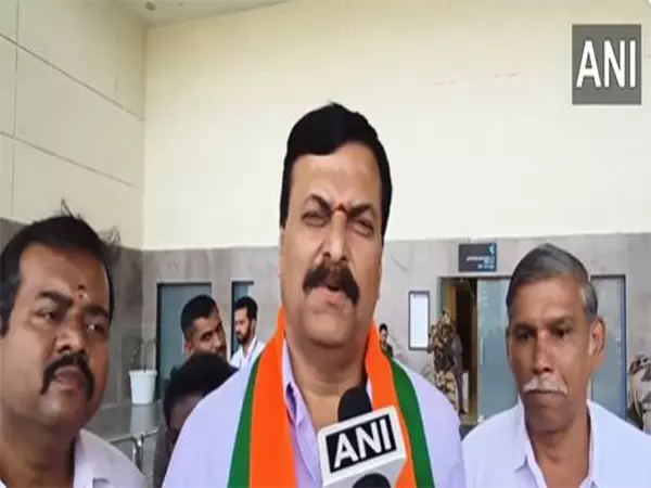 वे लोगों का ध्यान शासन से हटाना चाहते हैं: परिसीमन पर विपक्ष की बैठक पर BJP के सुधाकर रेड्डी वे लोगों का ध्यान शासन से हटाना चाहते हैं: परिसीमन पर विपक्ष की बैठक पर BJP के सुधाकर रेड्डी