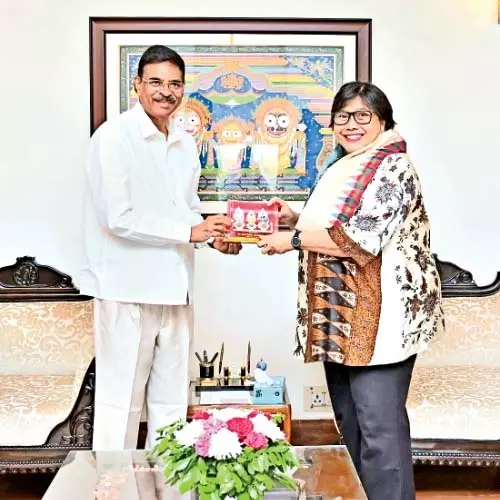 Odisha: इंडोनेशियाई राजदूत ने राज्यपाल से मुलाकात की Odisha: इंडोनेशियाई राजदूत ने राज्यपाल से मुलाकात की