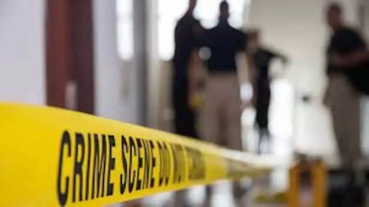 UP: युवक की हत्या के बाद घाव में डाला जिंदा कारतूस, पढ़े दिमाक चकरा देने वाली पूरी स्टोरी UP: युवक की हत्या के बाद घाव में डाला जिंदा कारतूस, पढ़े दिमाक चकरा देने वाली पूरी स्टोरी