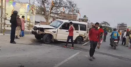 बारात से लौट रही स्कॉर्पियो पलटी, दर्दनाक हादसे में 4 की मौत 5 घायल, VIDEO बारात से लौट रही स्कॉर्पियो पलटी, दर्दनाक हादसे में 4 की मौत 5 घायल, VIDEO