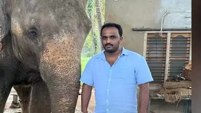 Bengaluru: रियल एस्टेट कारोबारी और MLA बालकृष्ण के करीबी दोस्त की शादी का जश्न समय हत्या Bengaluru: रियल एस्टेट कारोबारी और MLA बालकृष्ण के करीबी दोस्त की शादी का जश्न समय हत्या