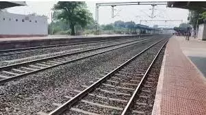 UP News: फुटबॉलर को ईयरफोन लगाना पड़ा महंगा, शव को 500 मीटर तक घसीटा गया UP News: फुटबॉलर को ईयरफोन लगाना पड़ा महंगा, शव को 500 मीटर तक घसीटा गया